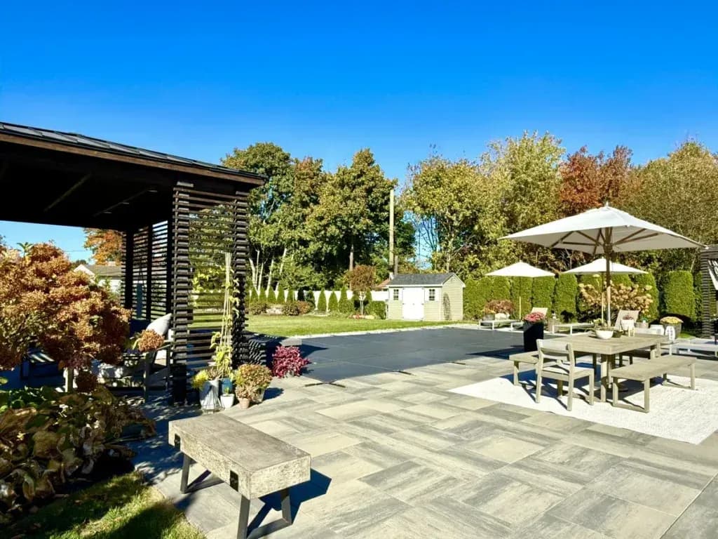 deck with table