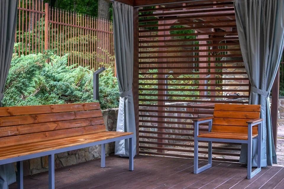 wooden bench chair