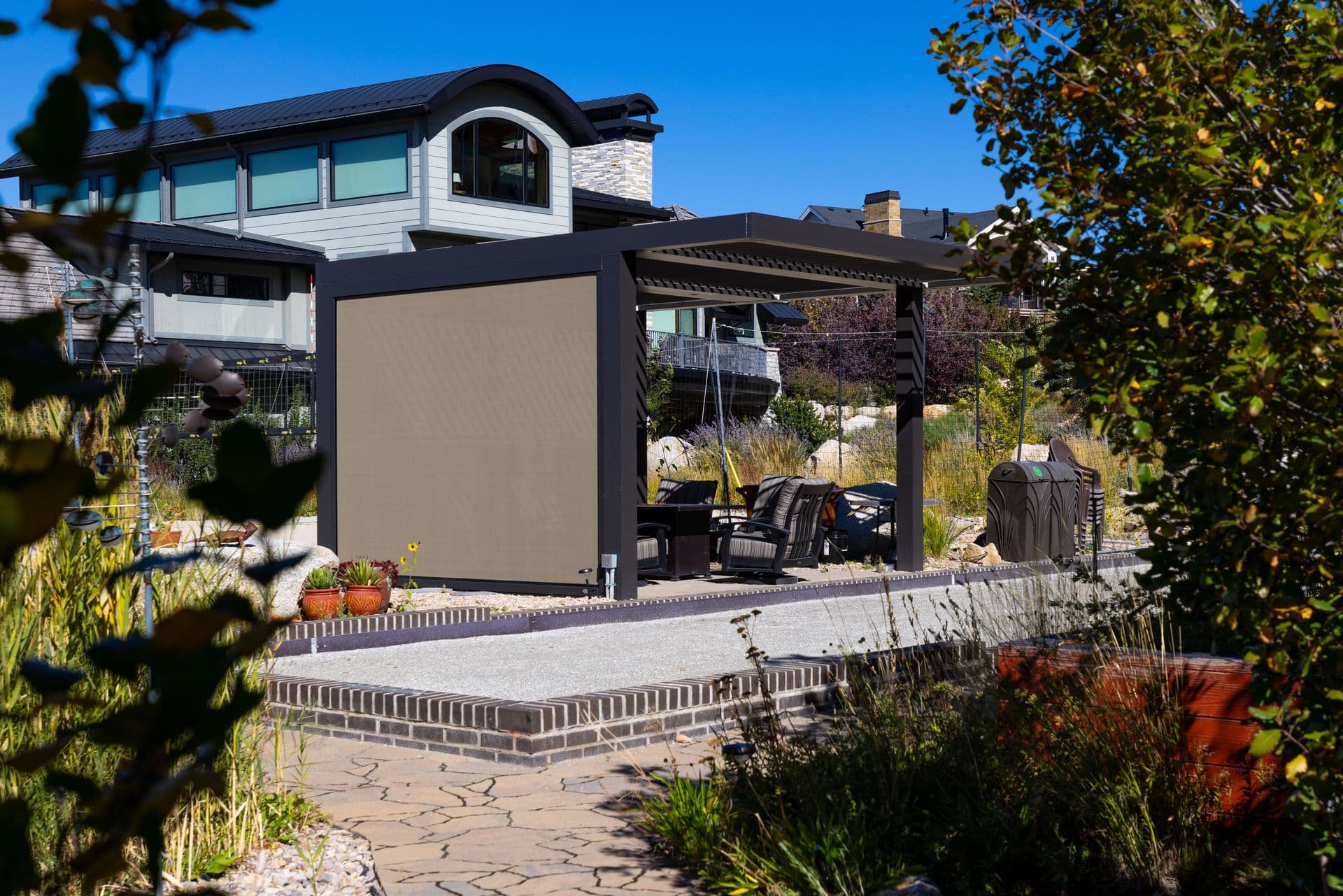 retractable screen
